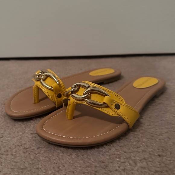 Classified Flat Summer Sandals - Picture 3 of 5